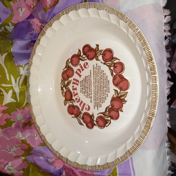 10" cheery pie dish - Picture 1 of 4